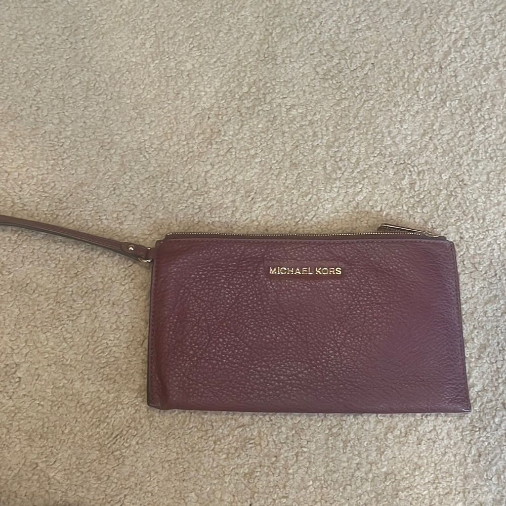 michael kors wristlet
